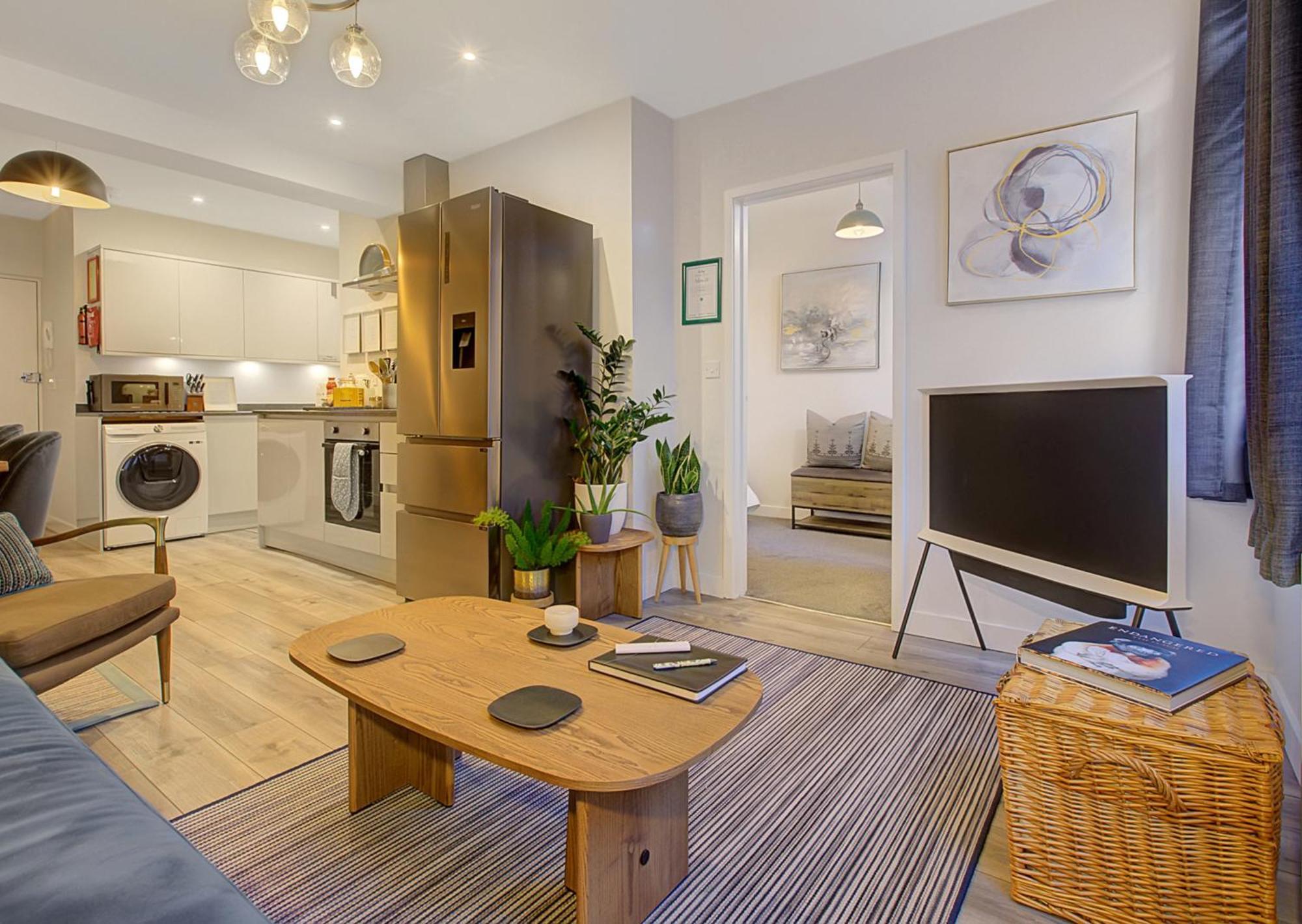 Stylish, Business Traveller Friendly Apartment, With Free Parking And Netflix Farnborough  Exterior foto